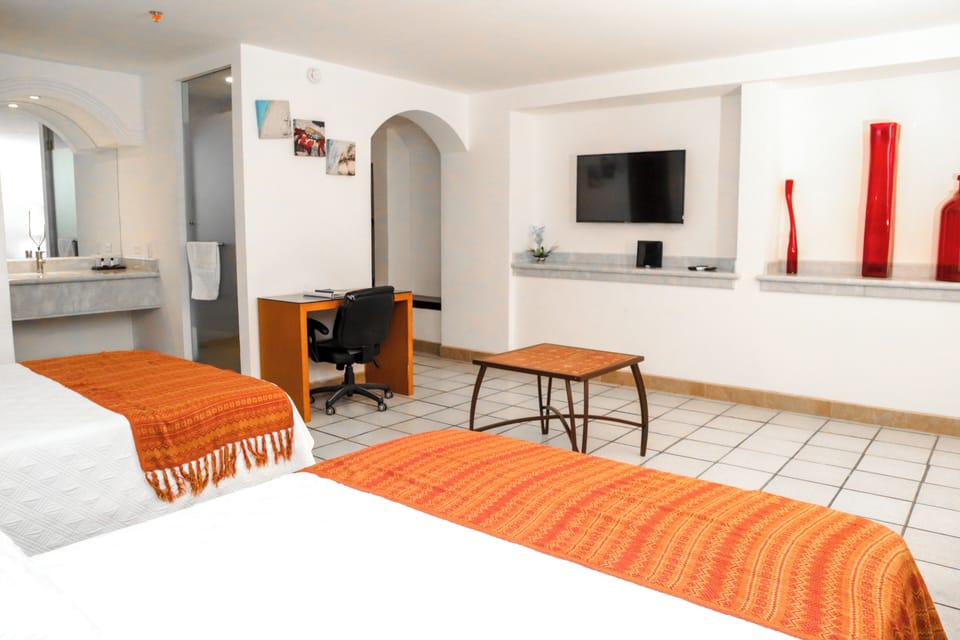 Deluxe Double Room | Iron/ironing board, free WiFi, bed sheets