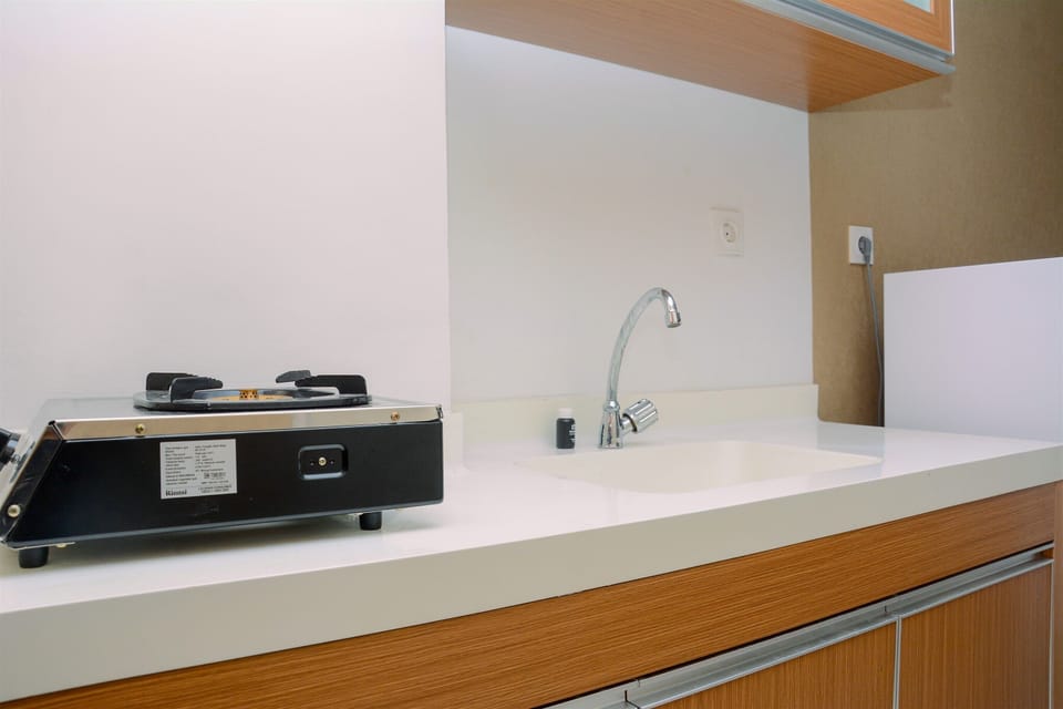 Room | Private kitchen | Fridge, stovetop, cookware/dishes/utensils