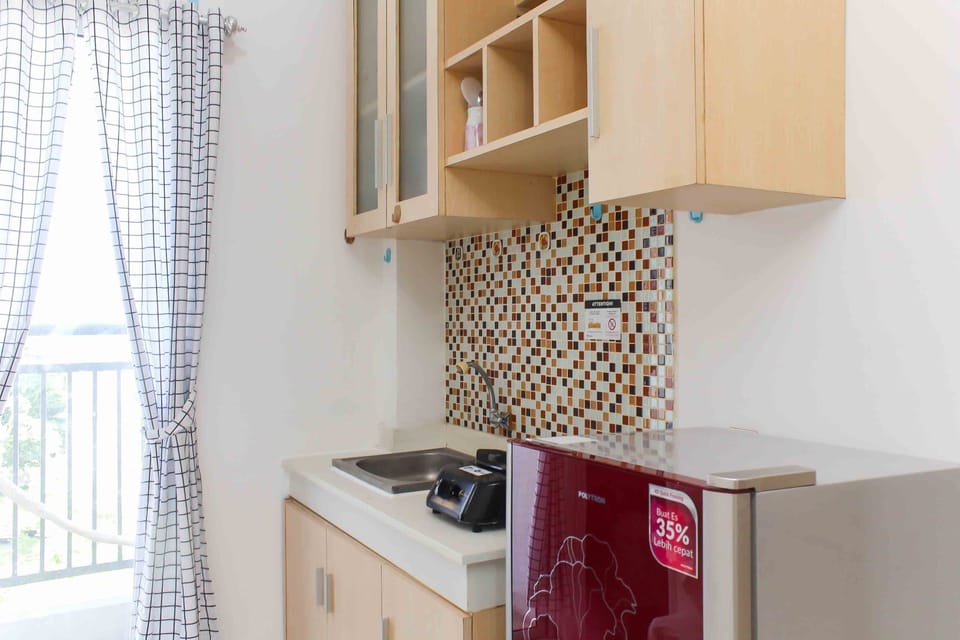 Room | Private kitchen | Fridge, stovetop, cookware/dishes/utensils