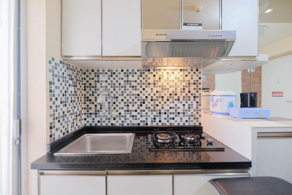 Room | Private kitchen | Fridge, stovetop, cookware/dishes/utensils