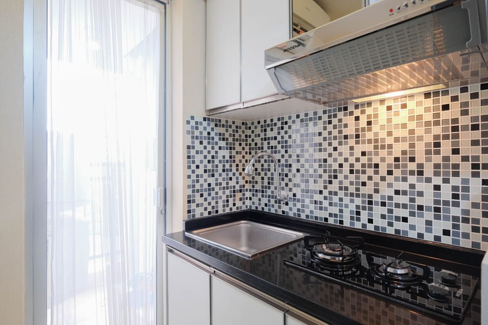 Room | Private kitchen | Fridge, stovetop, cookware/dishes/utensils