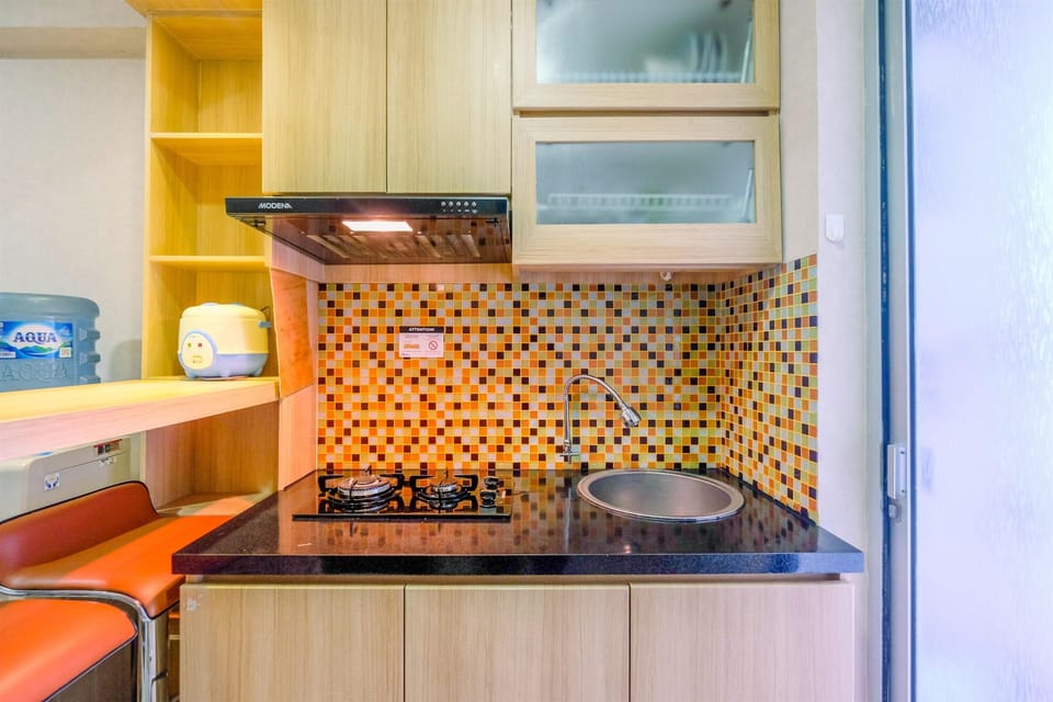 Room | Private kitchen | Fridge, stovetop, cookware/dishes/utensils