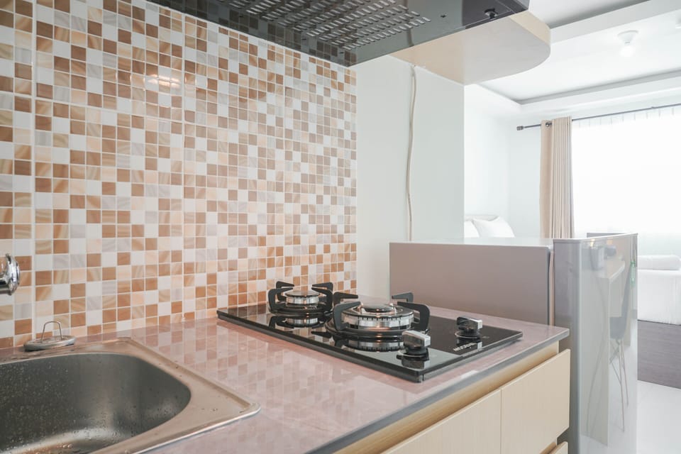 Room | Private kitchen | Fridge, stovetop, cookware/dishes/utensils