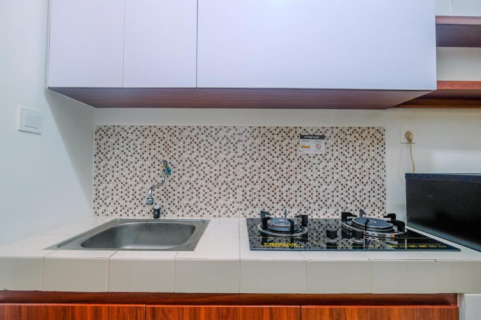 Fridge, stovetop, cookware/dishes/utensils