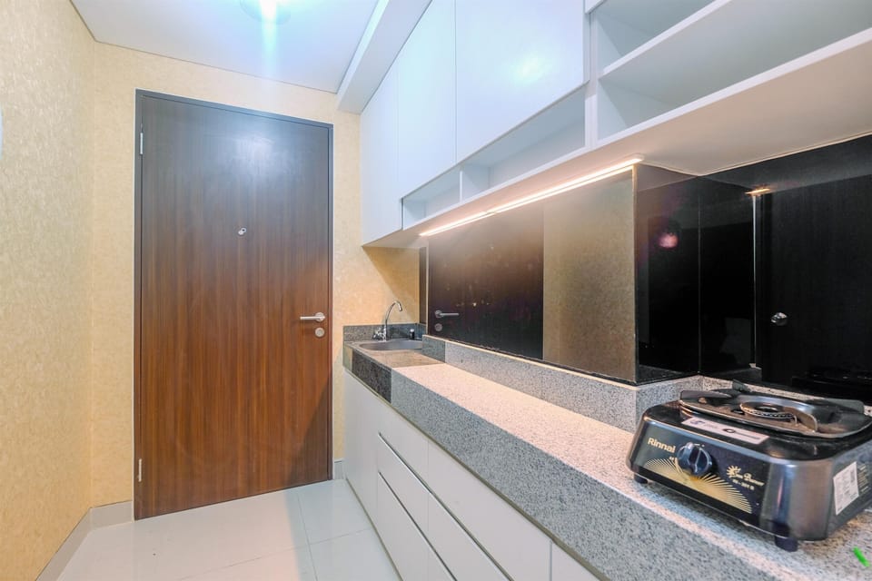 Room | Private kitchen | Fridge, stovetop, electric kettle, cookware/dishes/utensils