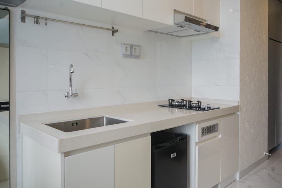 Room | Private kitchen | Fridge, stovetop, electric kettle, cookware/dishes/utensils