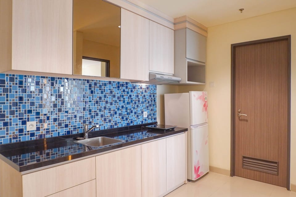 Fridge, stovetop, cookware/dishes/utensils