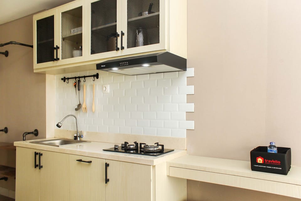 Fridge, stovetop, cookware/dishes/utensils