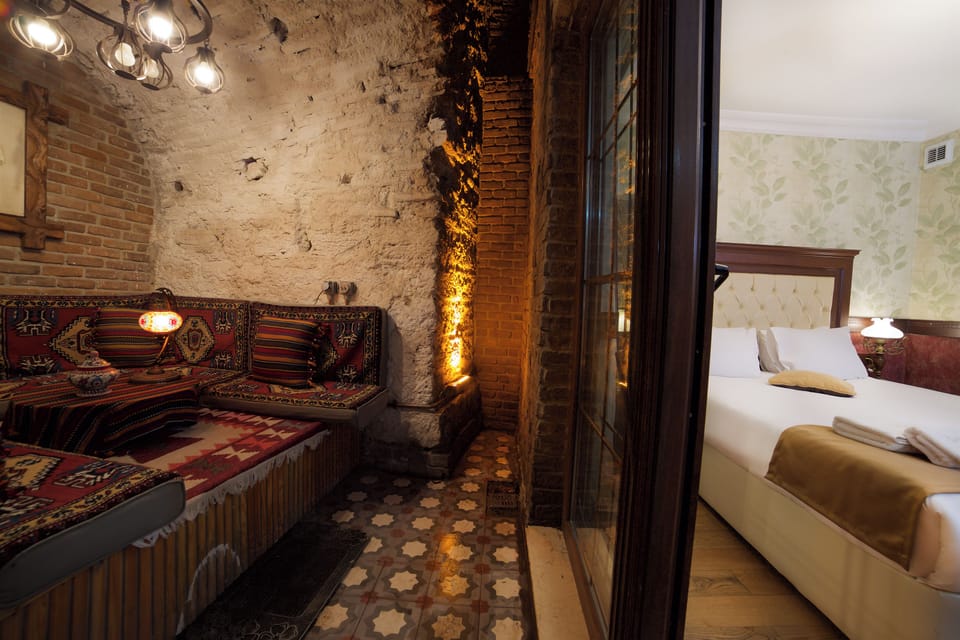 Double Room with Patio | Minibar, in-room safe, desk, soundproofing