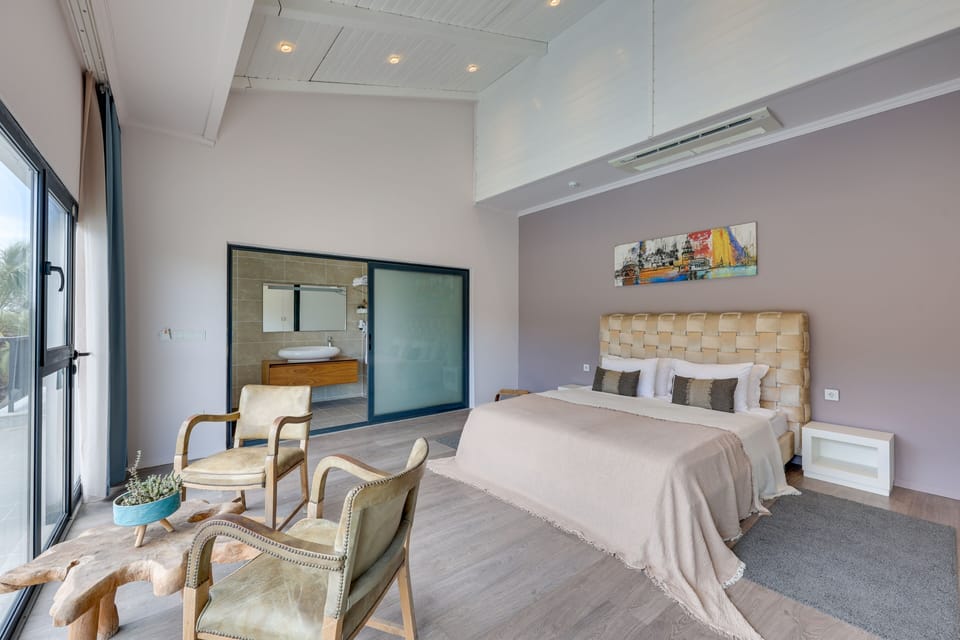 Junior Suite | Free minibar items, in-room safe, soundproofing, free WiFi