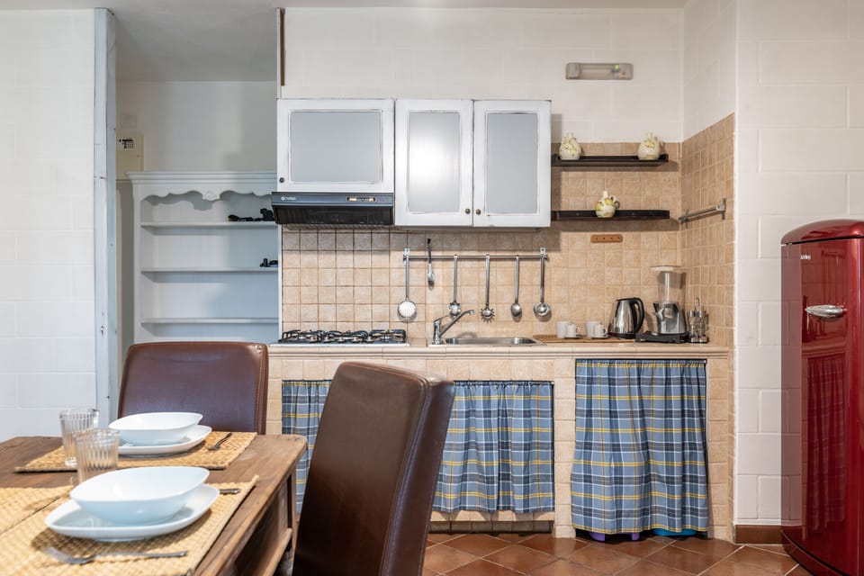 Apartment, 2 Bedrooms, Annex Building | Private kitchen | Electric kettle