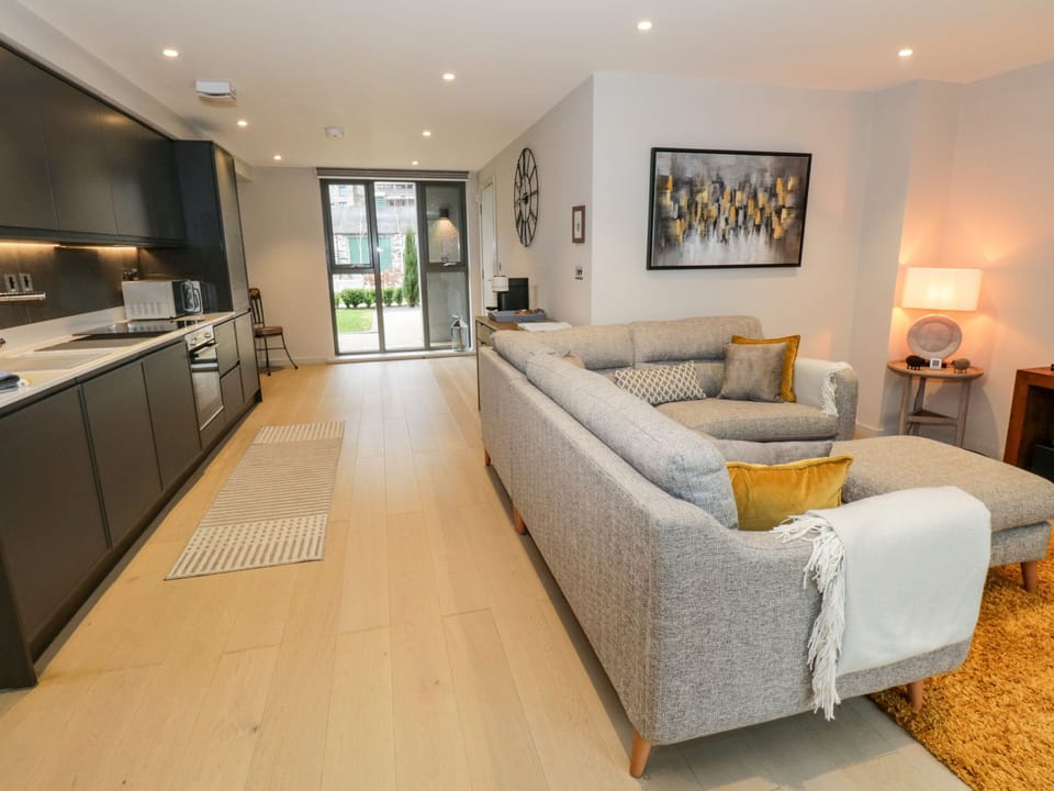 Cottage | Living area | TV
