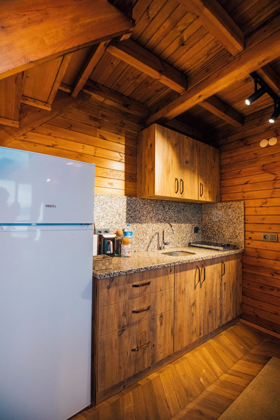 Family Suite | Private kitchen | Fridge, stovetop, coffee/tea maker, electric kettle