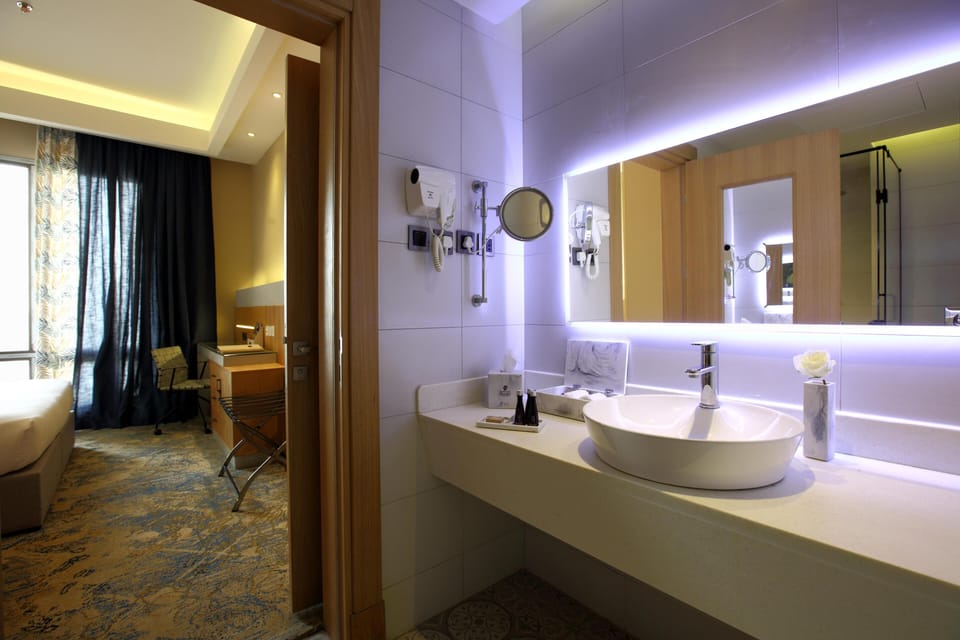 Shower, free toiletries, hair dryer, bathrobes