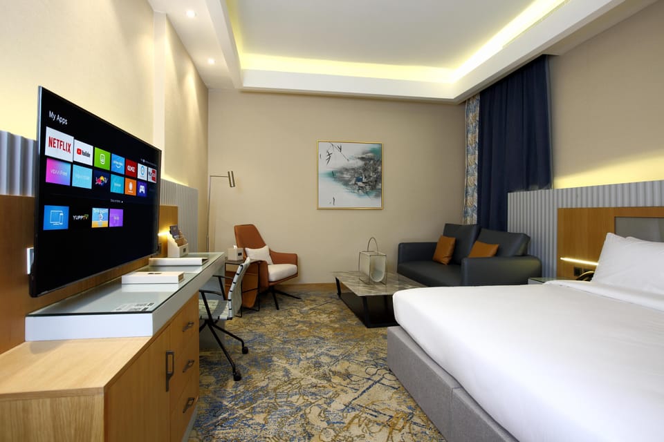 Premium bedding, minibar, soundproofing, free WiFi