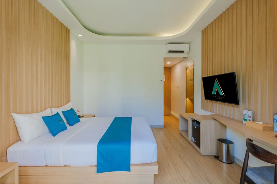 In-room safe, desk, blackout drapes, soundproofing