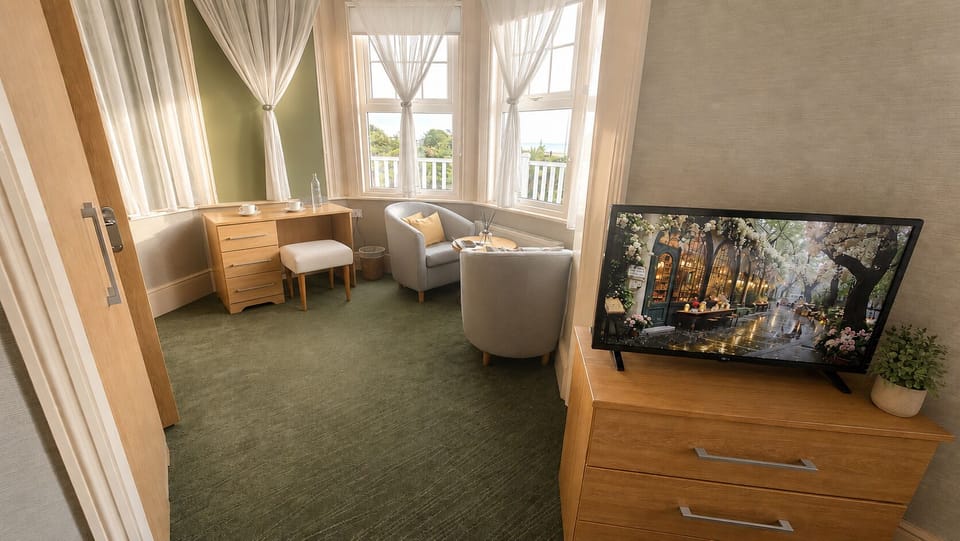 Superior Double Room, Ensuite, Sea View (Balcony- First Floor)