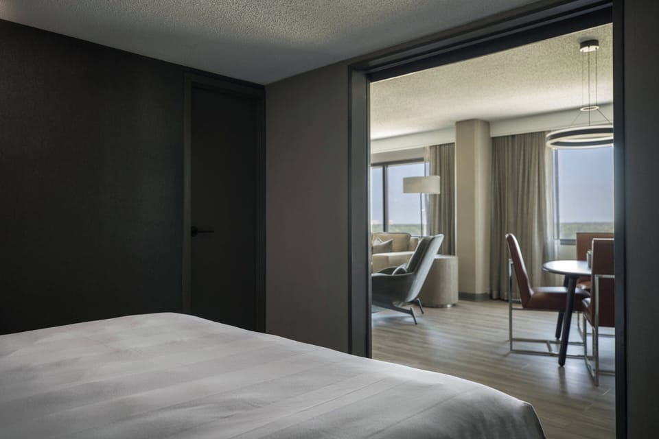 Hypo-allergenic bedding available, in-room safe, desk, laptop workspace