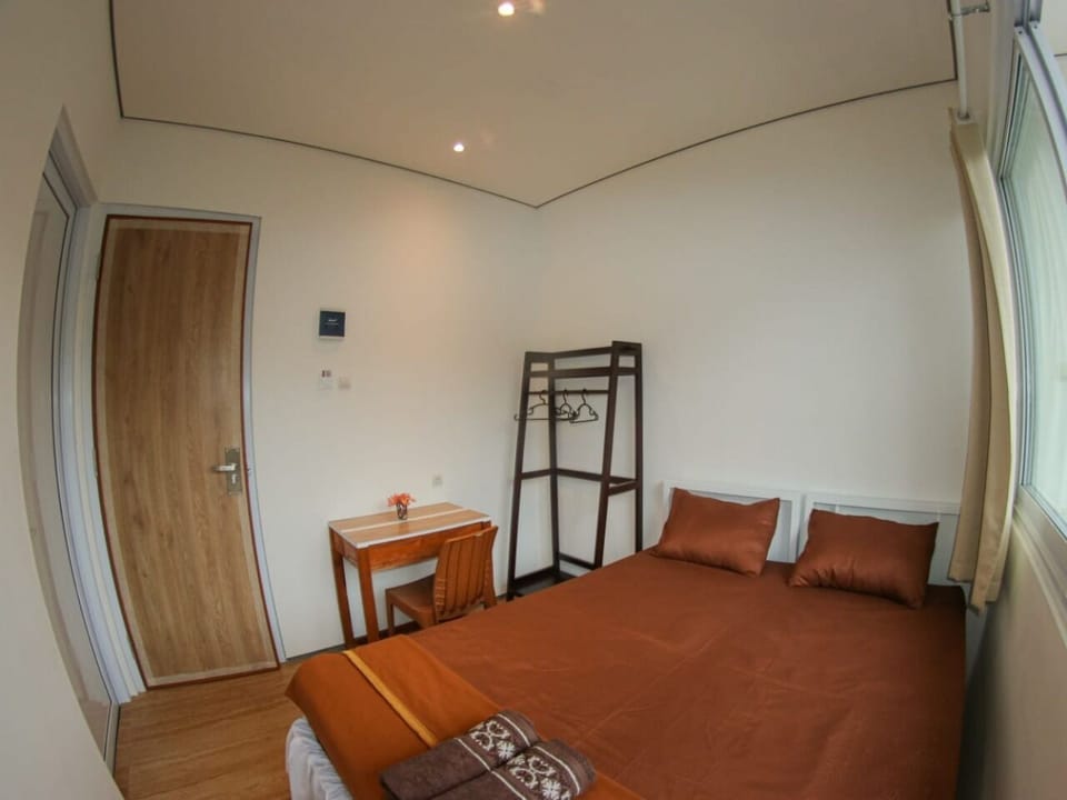 Room with Balcony (2nd Floor)
