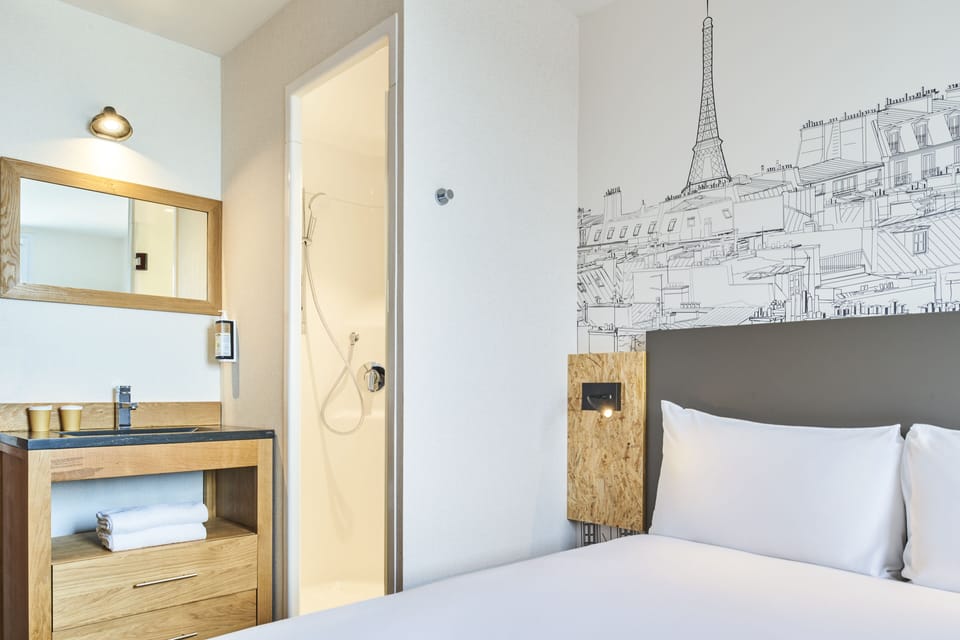 Premium bedding, soundproofing, free WiFi, bed sheets