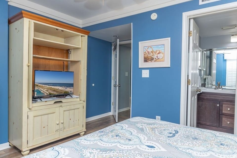 Condo, 2 Bedrooms | 2 bedrooms, iron/ironing board, WiFi (free)