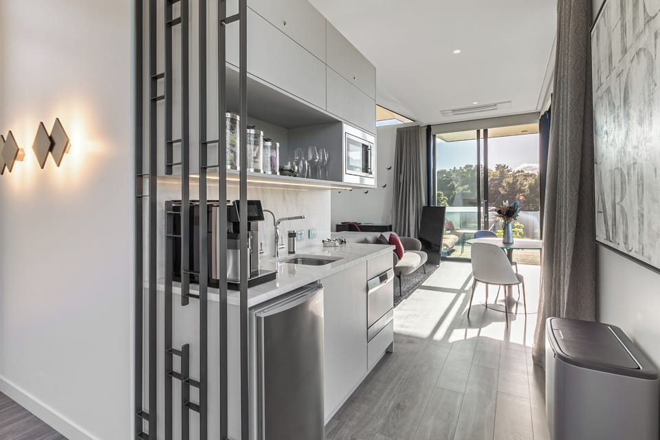 Villa Joy | Private kitchen | Coffee/tea maker, mini-fridge, microwave, dishwasher