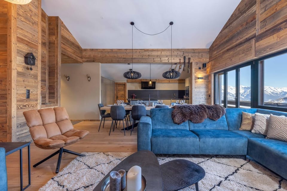 Apartment (4 Bedrooms) | Front of property