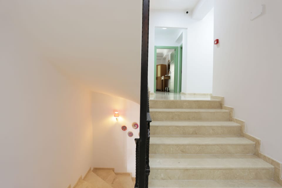 Handrails in stairways
