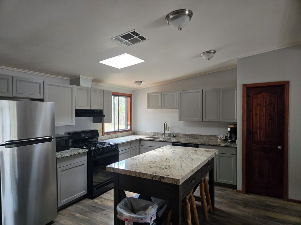 Family Cabin | Private kitchen | Coffee/tea maker, fridge, microwave, toaster