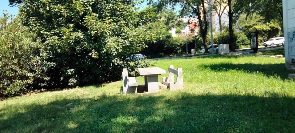 Apartment | Outdoor dining