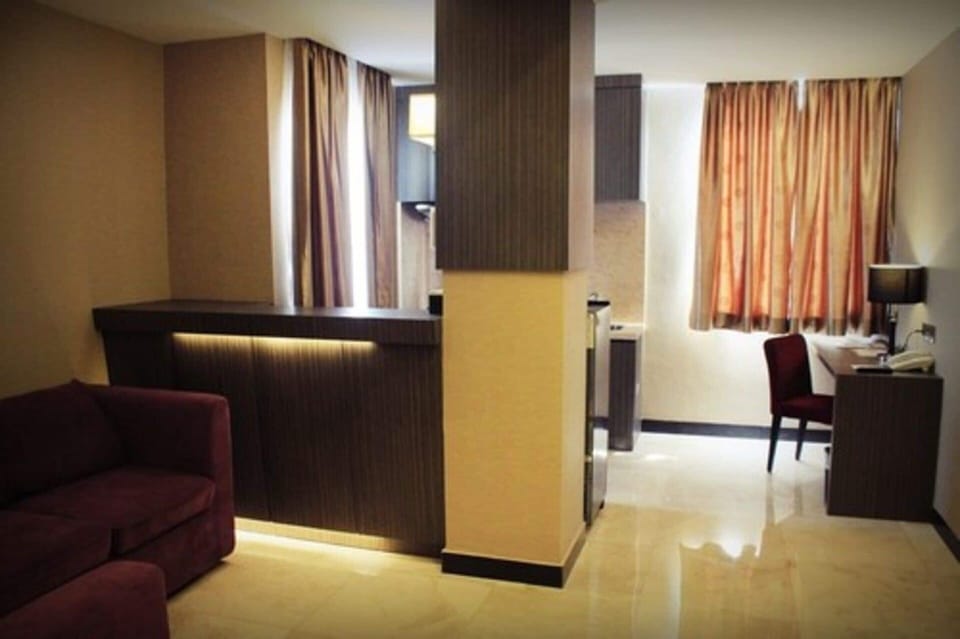Biz Suite | Private kitchen | Coffee/tea maker