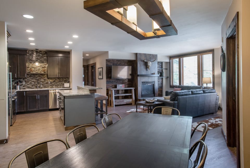 Condo, 3 Bedrooms | Private kitchen | Coffee/tea maker, fridge, oven, toaster