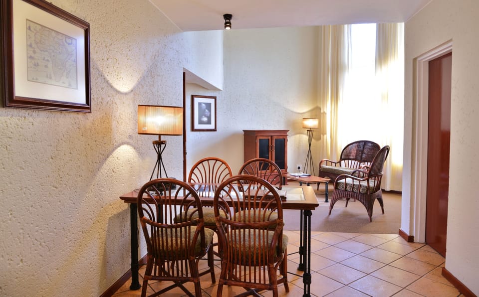 Suite | Living area | Flat-screen TV