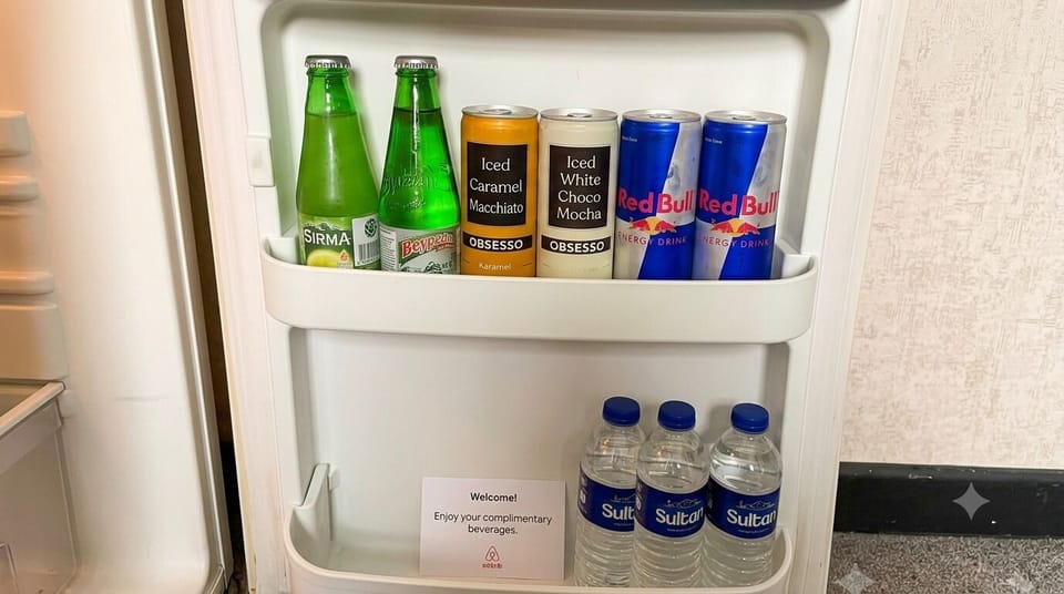 Premium bedding, minibar, desk, free WiFi