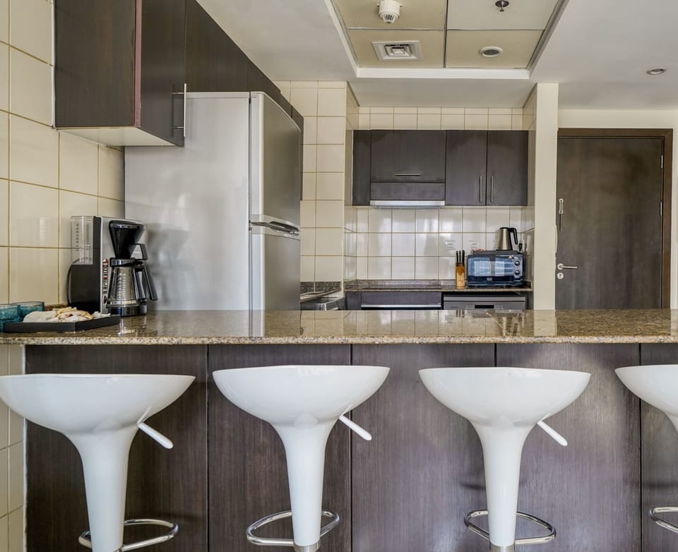 Luxury Apartment | Private kitchen | Full-size fridge, microwave, oven, dishwasher