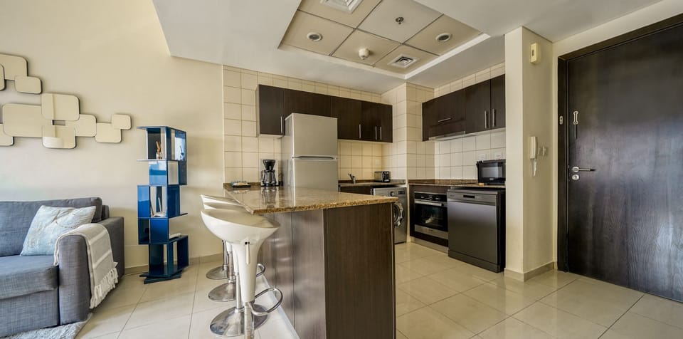 Luxury Apartment | Private kitchen | Full-size fridge, microwave, oven, dishwasher