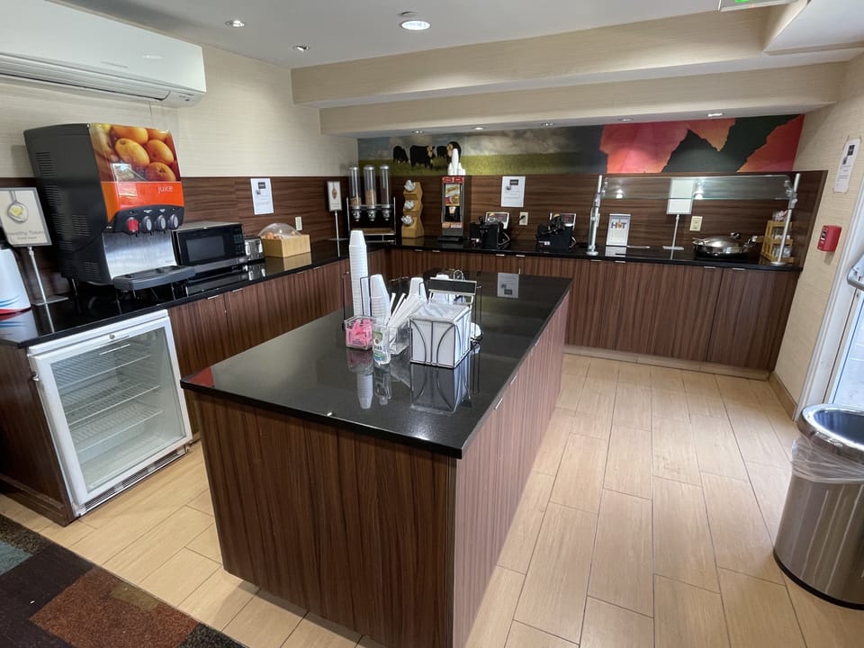 Free daily continental breakfast