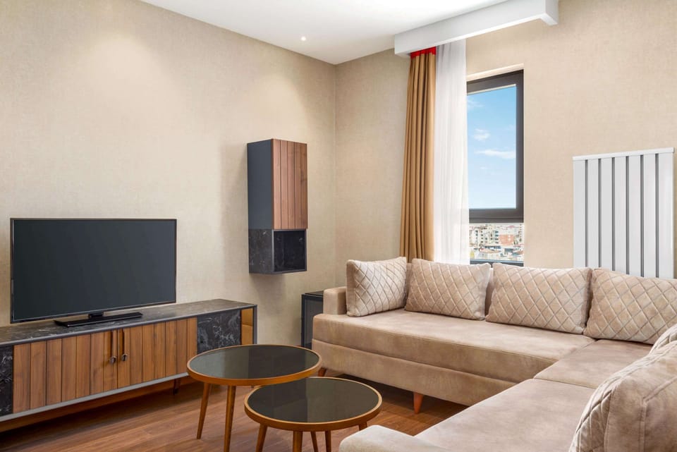Presidential Suite, 1 King Bed, Non Smoking | Jetted tub
