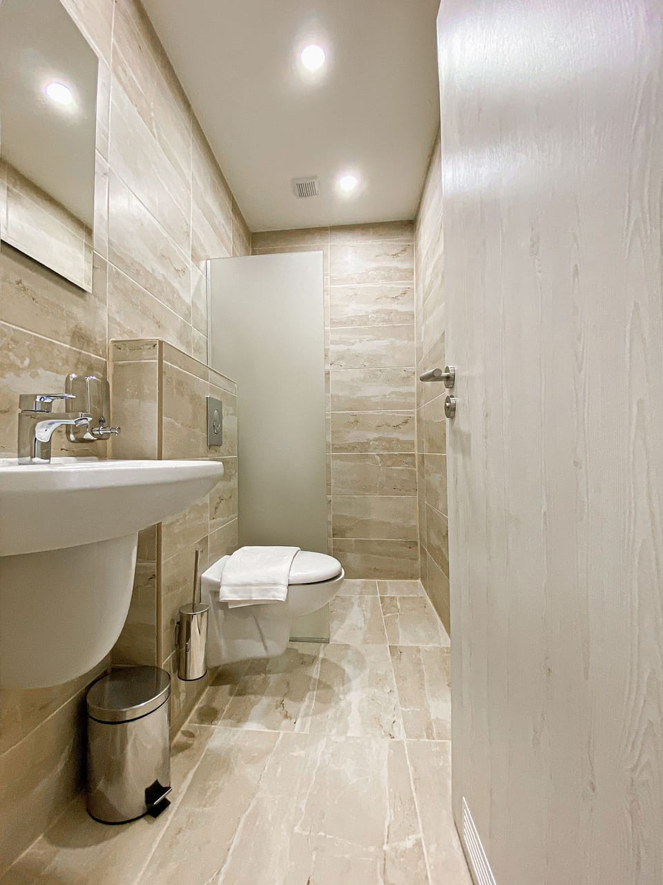 Shower, towels