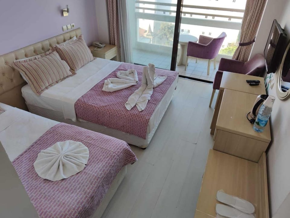 Standard Triple Room, 3 Twin Beds | Egyptian cotton sheets, premium bedding, down comforters, minibar