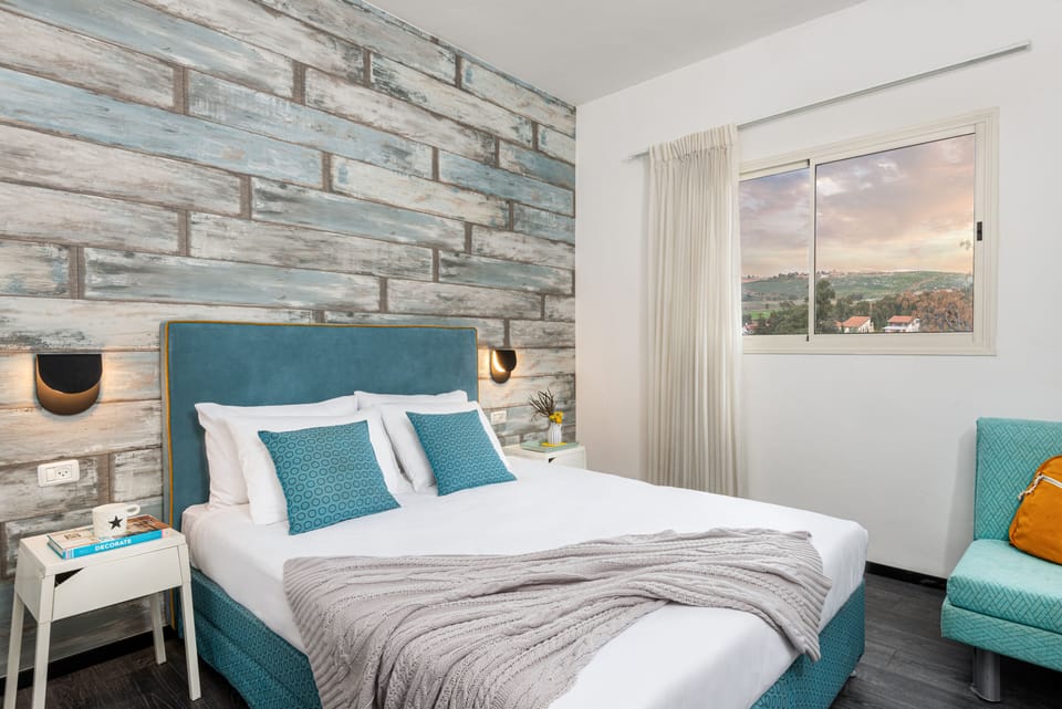 Large Classic Room | Minibar, desk, soundproofing, iron/ironing board