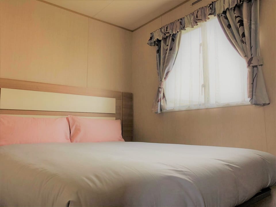 Standard Mobile Home | 2 bedrooms, individually decorated, individually furnished