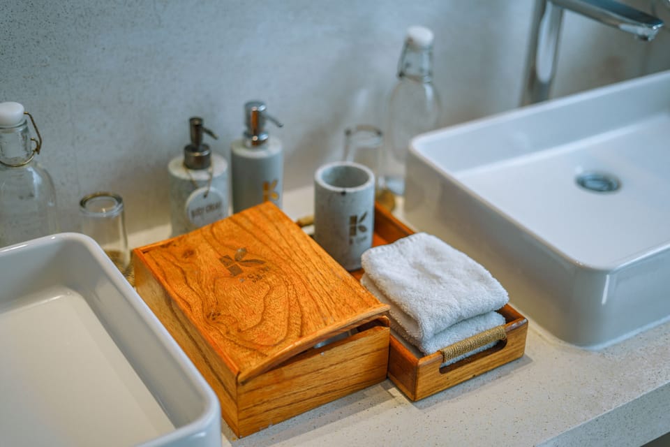 Bathroom amenities