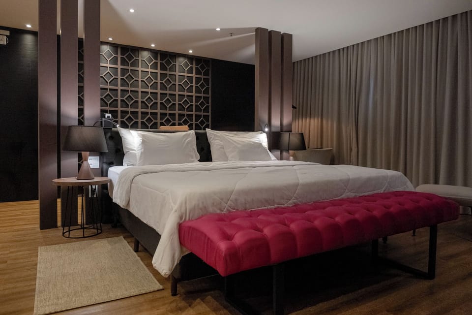 Premium Double Room | Minibar, in-room safe, desk, laptop workspace