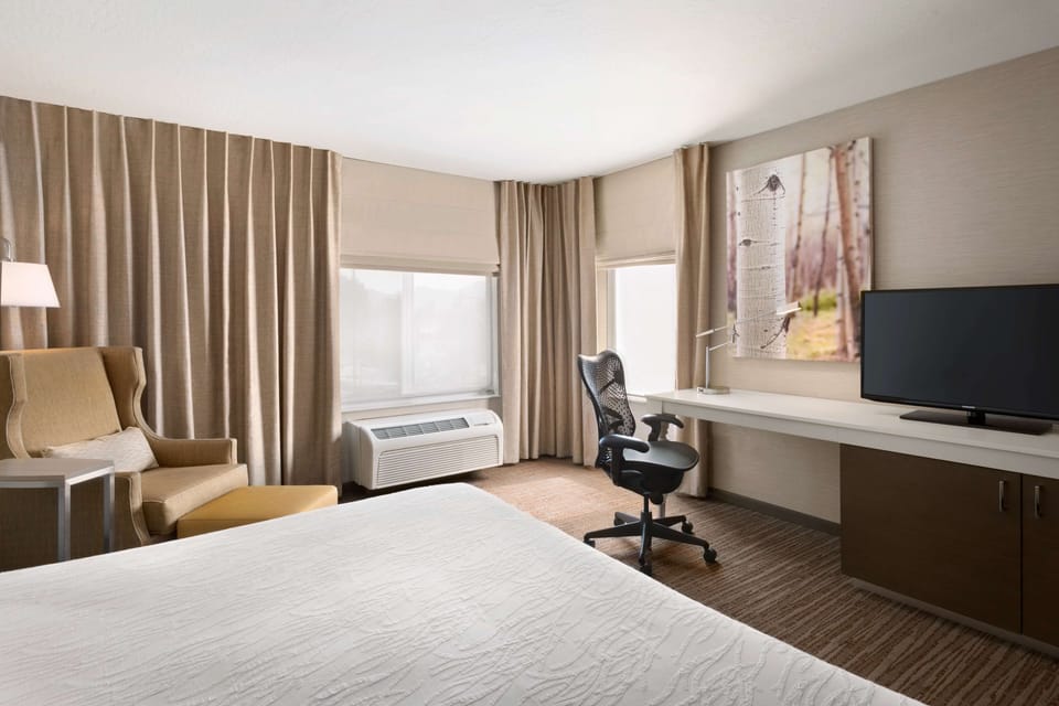 Room, 1 King Bed, Accessible, Bathtub (Mobility & Hearing) | Premium bedding, desk, laptop workspace, blackout drapes