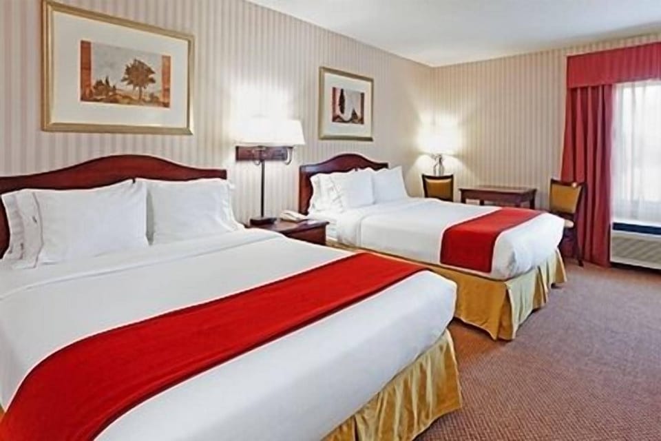 Desk, blackout drapes, iron/ironing board, free WiFi
