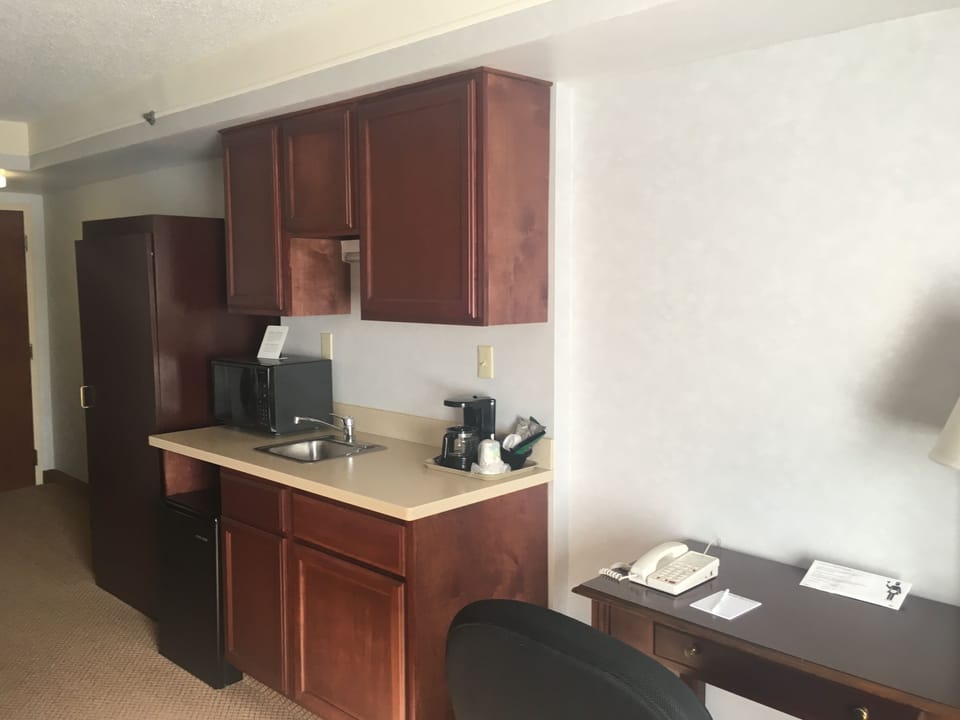 Suite, 1 King Bed, Non Smoking | Desk, blackout drapes, iron/ironing board, free WiFi
