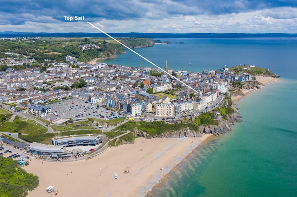 Top Sail - Beautiful Apartment Minutes Walk to Beach and Town Centre Apartment in Wales
