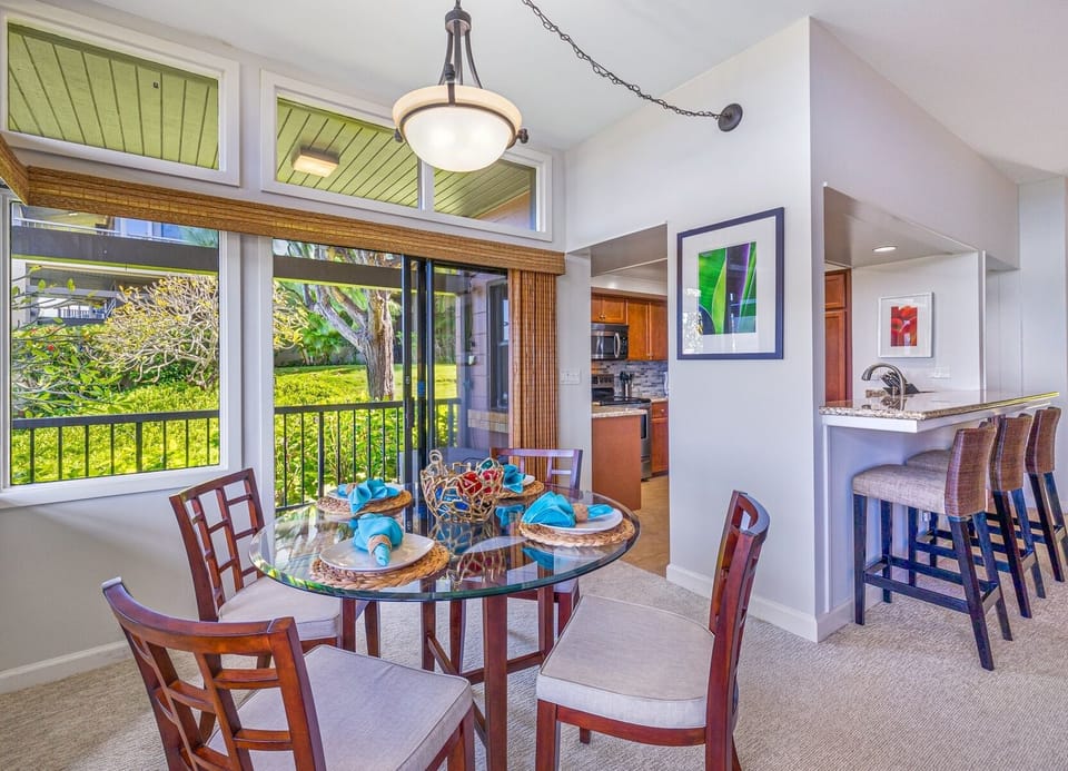 Villa, 2 Bedrooms | Dining