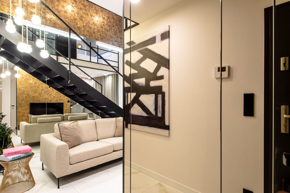 Design Apartment, Hot Tub | Living room | TV